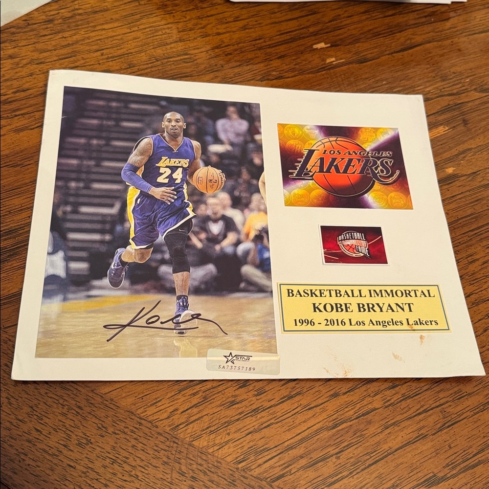 - Kobe Bryant Los Angeles Lakers signed photo
